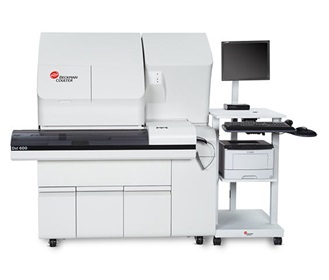 UniCel DxI 600 Immunoassay Analyzer